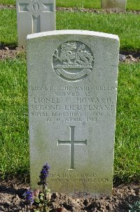 Etaples Military Cemetery - Howard Green, Lionel George